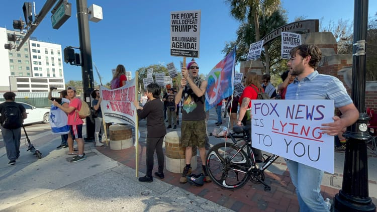 Counter-Protesters Clash with PSL Activists in Gainesville at Immigrant Rights Protest